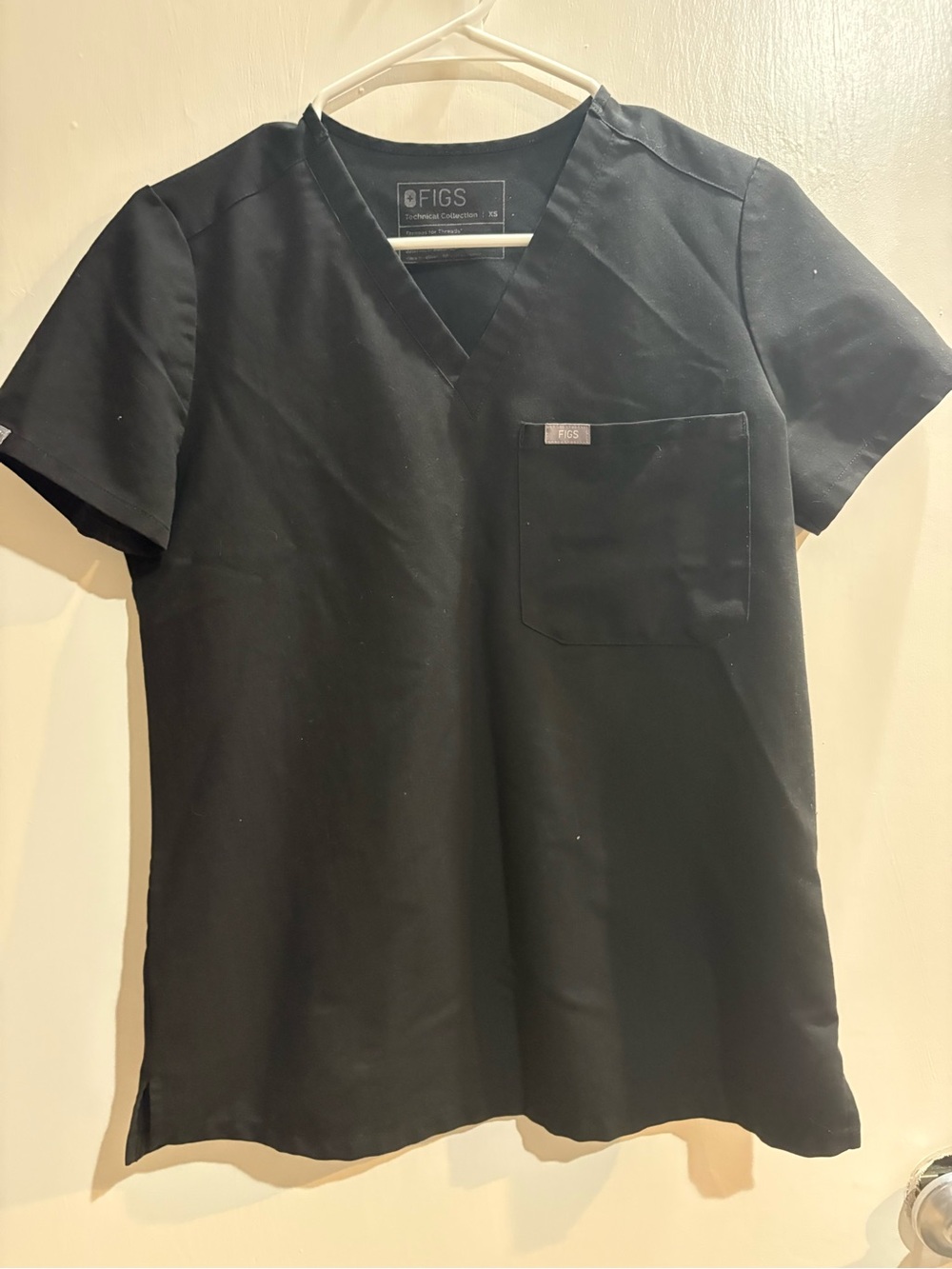 FIGS Black Women's V-Neck Scrub Top